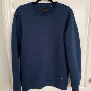 Crew neck with diamond design